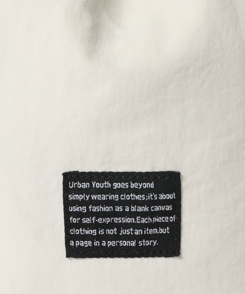 GLOBAL WORK(グローバルワーク)の「ナイロン巾着BAG/636467(ショルダーバッグ・キッズ・アイボリー/カーキ/ブラック・ONE SIZE)」の11枚目の写真