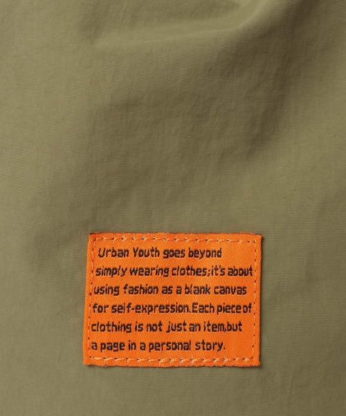 GLOBAL WORK(グローバルワーク)の「ナイロン巾着BAG/636467(ショルダーバッグ・キッズ・アイボリー/カーキ/ブラック・ONE SIZE)」の13枚目の写真