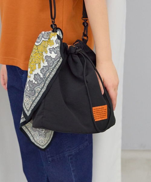 GLOBAL WORK（グローバルワーク）の「ナイロン巾着BAG/636467（ショルダーバッグ・キッズ・アイボリー/カーキ/ブラック・ONE SIZE）」の16枚目の写真