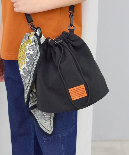 GLOBAL WORK（グローバルワーク）の「ナイロン巾着BAG/636467（ショルダーバッグ・キッズ・アイボリー/カーキ/ブラック・ONE SIZE）」の17枚目の写真