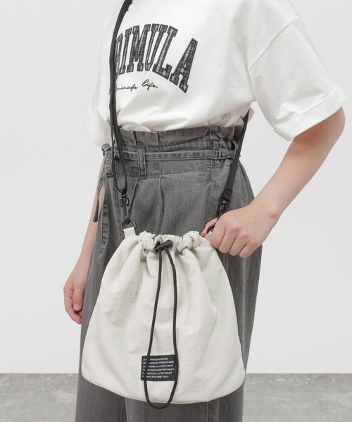 GLOBAL WORK(グローバルワーク)の「ナイロン巾着BAG/636467(ショルダーバッグ・キッズ・アイボリー/カーキ/ブラック・ONE SIZE)」の15枚目の写真