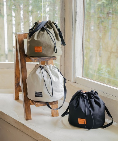 GLOBAL WORK(グローバルワーク)の「ナイロン巾着BAG/636467(ショルダーバッグ・キッズ・アイボリー/カーキ/ブラック・ONE SIZE)」の21枚目の写真