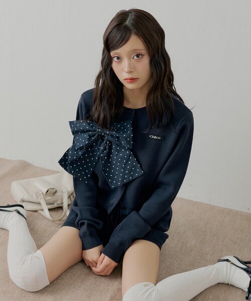 Chico（チコ）の「【セットアップ対応】リボンコンパクトニットカーディガン（カーディガン/ボレロ・レディース・ホワイト系その他2/ブルー系その他2/ピンク/ネイビー/グレー/ブラック系その他2/アイボリー・FREE）」の5枚目の写真