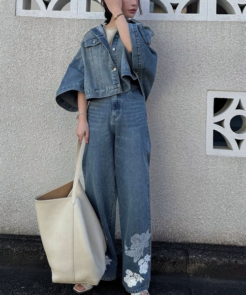 WILLFULLY(ウィルフリー)の「lace embellished hem straight denim PT(デニムパンツ・レディース・ブラック/ライトブルー・S/M)」の2枚目の写真