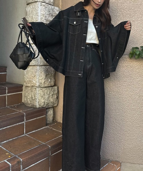 WILLFULLY(ウィルフリー)の「lace embellished hem straight denim PT(デニムパンツ・レディース・ブラック/ライトブルー・S/M)」の9枚目の写真