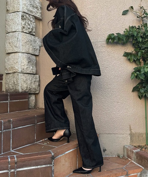 WILLFULLY(ウィルフリー)の「lace embellished hem straight denim PT(デニムパンツ・レディース・ブラック/ライトブルー・S/M)」の7枚目の写真