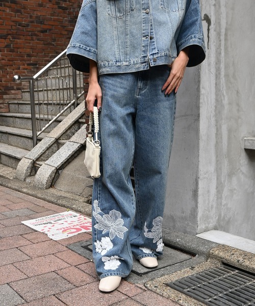 WILLFULLY（ウィルフリー）の「lace embellished hem straight denim