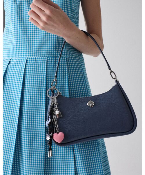 kate spade new york（ケイトスペード ニューヨーク）の「ロック アンド キー バッグ チャーム（キーホルダー・レディース・ピンク・ONESIZE）」の2枚目の写真