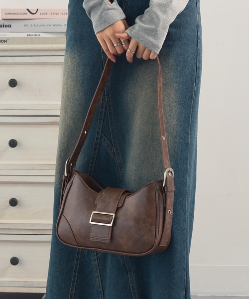 MAGASIN DE MODE Onjna(マガジンデモードオンジェナ )の「【MAGASIN DE MODE Onjna】ハーフムーンベルトバッグ SNBD(ショルダーバッグ・レディース・ブラウン/レッド/アイボリー/ブラック・FREE)」の18枚目の写真