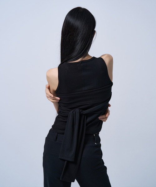 ZIZEMUSEUM（ジゼミュージアム）の「UNBALANCE TUBE TOP (BLACK)（Tシャツ/カットソー・レディース・その他・ONE SIZE）」の5枚目の写真