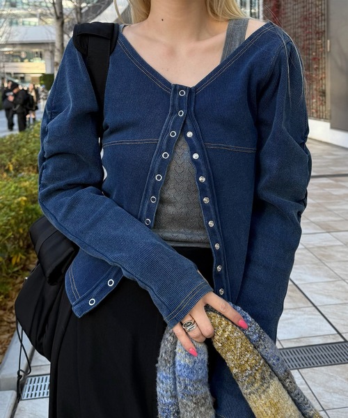 Ameri（アメリ）の「DENIM LIKE BALLOON SLEEVE CUT TOP（Tシャツ