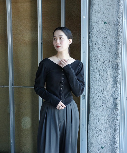 Ameri（アメリ）の「DENIM LIKE BALLOON SLEEVE CUT TOP（Tシャツ