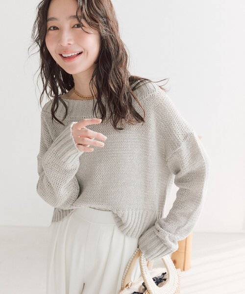 La boutique BonBon（ラブティックボンボン）の「【今すぐお届け！・着回し力抜群】テープヤーンラメクロップドニット（ニット/セーター・レディース・ライトベージュ/ライトグレー/ピンク・FREE）」の2枚目の写真