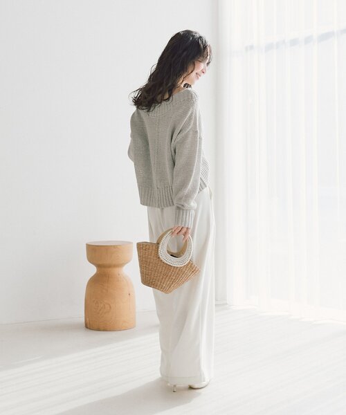 La boutique BonBon（ラブティックボンボン）の「【今すぐお届け！・着回し力抜群】テープヤーンラメクロップドニット（ニット/セーター・レディース・ライトベージュ/ライトグレー/ピンク・FREE）」の13枚目の写真