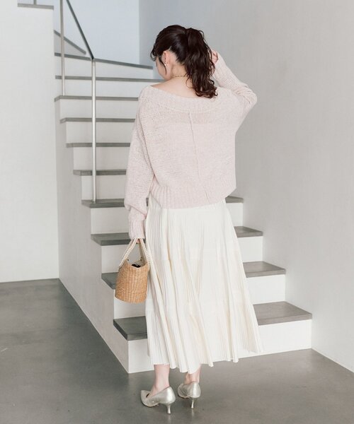 La boutique BonBon（ラブティックボンボン）の「【今すぐお届け！・着回し力抜群】テープヤーンラメクロップドニット（ニット/セーター・レディース・ライトベージュ/ライトグレー/ピンク・FREE）」の4枚目の写真