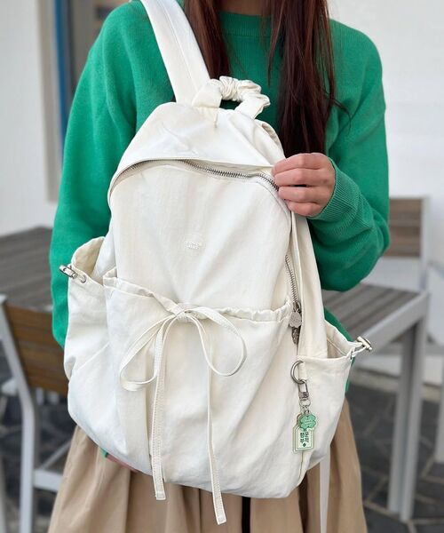COVERNAT WOMAN(カバーナットウーマン)の「クローバーハート シャーリングナイロンバックパック アイボリー(バックパック/リュック・レディース・その他・FREE)」の16枚目の写真