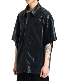 VONVAT（ヴォンバト）の「Glossy Half Shirts（シャツ/ブラウス）」