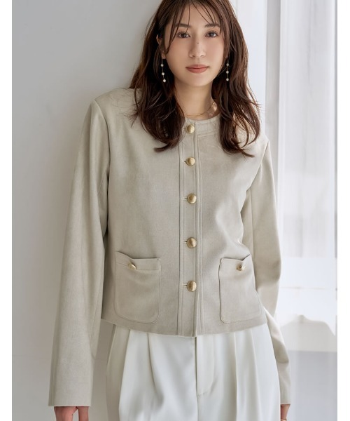 Re:EDIT（リエディ）の「[2026S/S COLLECTION]フェイクスウェードノーカラー金ボタンジャケット（ノーカラージャケット・レディース・アイボリー/ブラウン/キャメル・MEDIUM/LARGE）」の10枚目の写真