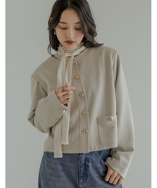 Re:EDIT（リエディ）の「[2026S/S COLLECTION]フェイクスウェードノーカラー金ボタンジャケット（ノーカラージャケット・レディース・アイボリー/ブラウン/キャメル・MEDIUM/LARGE）」の11枚目の写真
