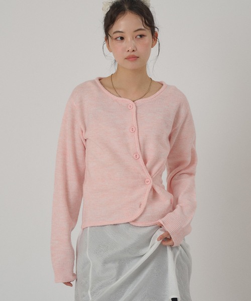 MUHET(ミュエータ)の「offset button 2 way knit cardigan / オフセットボタン2WAYニットカーディガン(カーディガン/ボレロ・レディース・グレー/ピンク/ベージュ・FREE)」の3枚目の写真