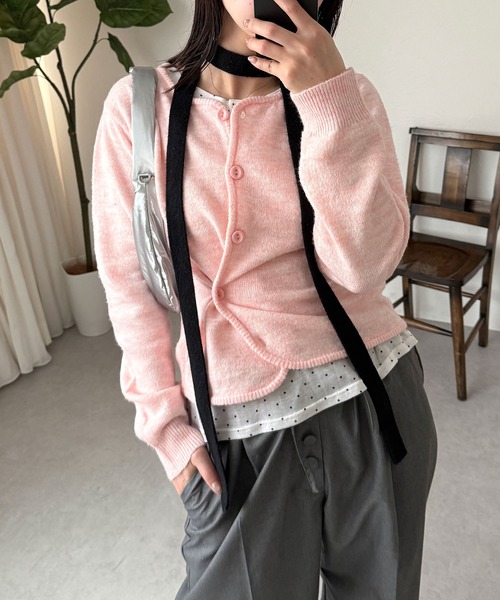 MUHET(ミュエータ)の「offset button 2 way knit cardigan / オフセットボタン2WAYニットカーディガン(カーディガン/ボレロ・レディース・グレー/ピンク/ベージュ・FREE)」の15枚目の写真