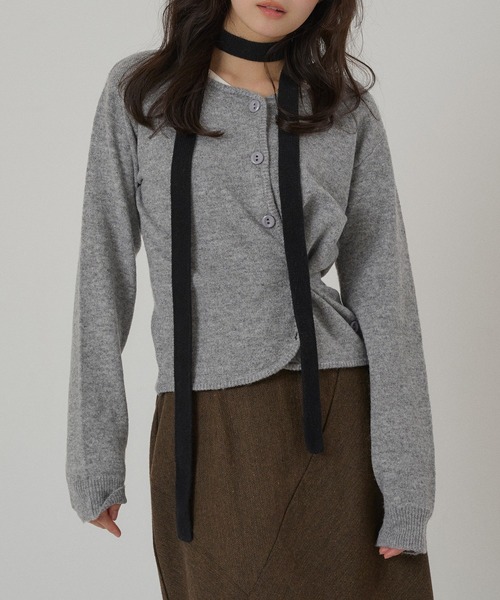 MUHET(ミュエータ)の「offset button 2 way knit cardigan / オフセットボタン2WAYニットカーディガン(カーディガン/ボレロ・レディース・グレー/ピンク/ベージュ・FREE)」の6枚目の写真