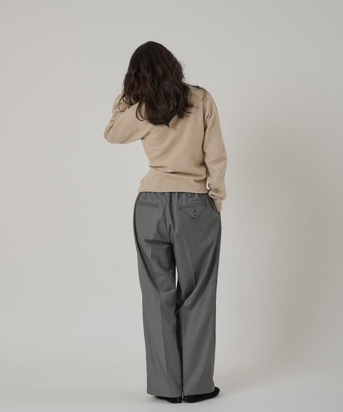 MUHET(ミュエータ)の「offset button 2 way knit cardigan / オフセットボタン2WAYニットカーディガン(カーディガン/ボレロ・レディース・グレー/ピンク/ベージュ・FREE)」の18枚目の写真