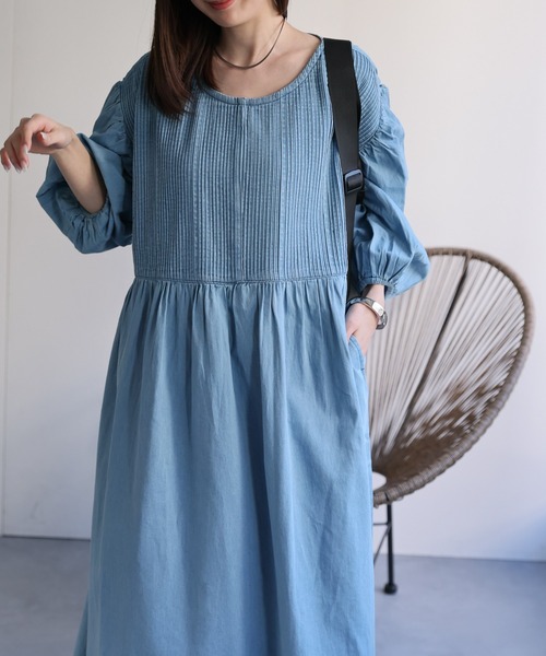 sakishimatokyo（サキシマトーキョー）の「【India Fabric】インド綿ピンタックギャザーワンピース/インドデニム/インドコットン（ワンピース・レディース・ライトブルー/ダークブルー/ブルー・MEDIUM/LARGE）」の4枚目の写真