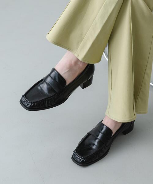 SENSE OF PLACE by URBAN RESEARCH（センスオブプレイスバイアーバンリサーチ）の「ワイドスクエアギャザーローファー（ローファー・レディース・ブラウン/ブラック・SMALL/MEDIUM/LARGE）」の2枚目の写真