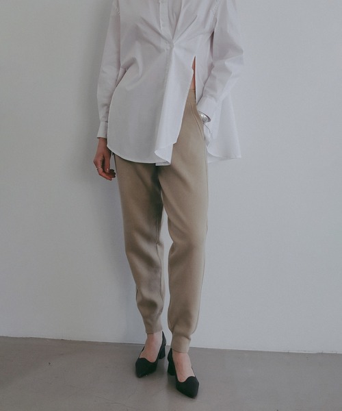 MANOF(マノフ)の「LINE KNIT JOGGER PANTS(その他パンツ・レディース・ブラック/ベージュ/ホワイト・S/M)」の3枚目の写真