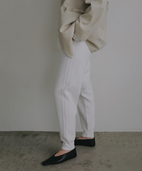 MANOF(マノフ)の「LINE KNIT JOGGER PANTS(その他パンツ・レディース・ブラック/ベージュ/ホワイト・S/M)」の2枚目の写真