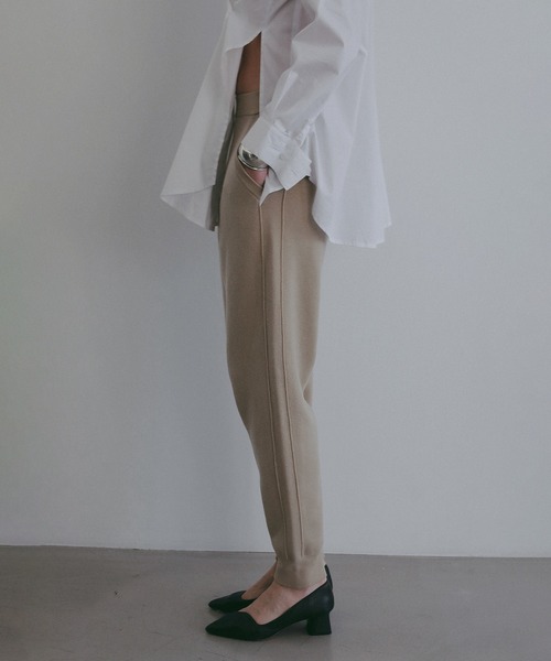 MANOF(マノフ)の「LINE KNIT JOGGER PANTS(その他パンツ・レディース・ブラック/ベージュ/ホワイト・S/M)」の17枚目の写真