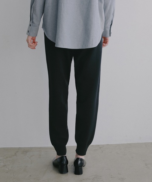 MANOF(マノフ)の「LINE KNIT JOGGER PANTS(その他パンツ・レディース・ブラック/ベージュ/ホワイト・S/M)」の12枚目の写真