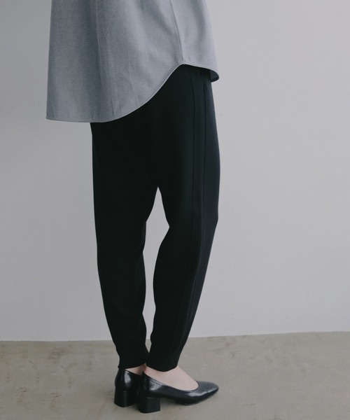 MANOF(マノフ)の「LINE KNIT JOGGER PANTS(その他パンツ・レディース・ブラック/ベージュ/ホワイト・S/M)」の11枚目の写真