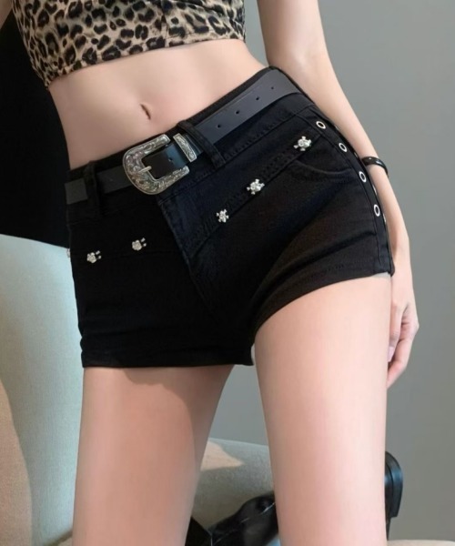 おしゃれスタ（オシャレスタ）の「スタッズ付き ハイウエストショートパンツ（その他パンツ・レディース・ブラック・S/M/L/XL）」の3枚目の写真