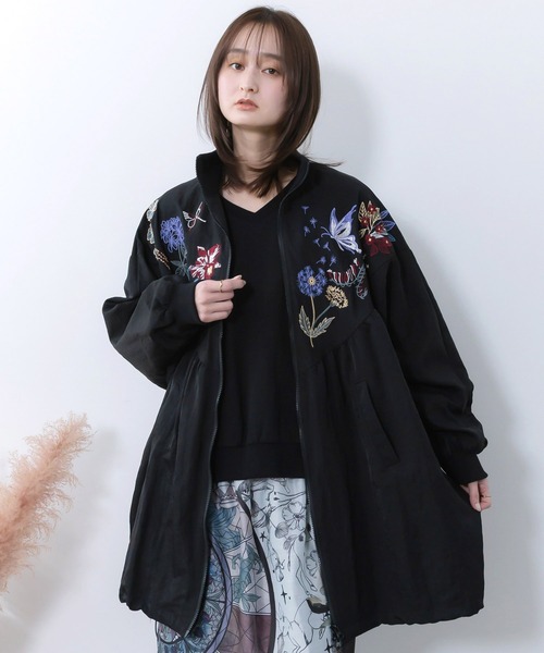 iS ScoLar(イズスカラー)の「561206:リボン×花刺繍ドルマンスリーブブルゾン(ブルゾン・レディース・ピンク/ブラック/カーキ・M)」の5枚目の写真