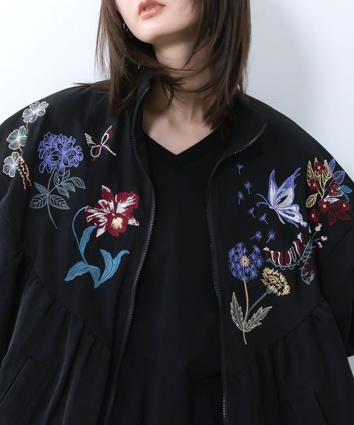 iS ScoLar(イズスカラー)の「561206:リボン×花刺繍ドルマンスリーブブルゾン(ブルゾン・レディース・ピンク/ブラック/カーキ・M)」の9枚目の写真