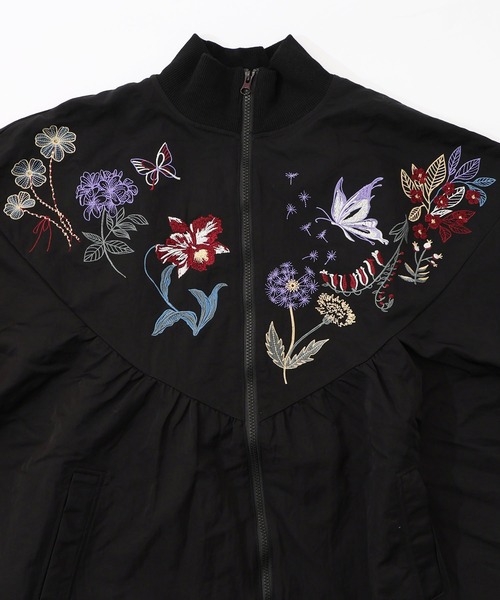 iS ScoLar(イズスカラー)の「561206:リボン×花刺繍ドルマンスリーブブルゾン(ブルゾン・レディース・ピンク/ブラック/カーキ・M)」の14枚目の写真