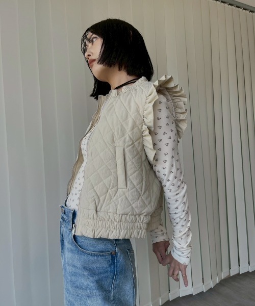 AMAIL(アマイル)の「Feminine Frill Vest(ベスト・レディース・ベージュ/ブラック・FREE)」の10枚目の写真