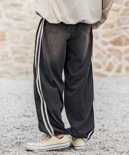 CAMBIO（カンビオ）の「mp14629- Sweat Cut Denim Line Pants デニム