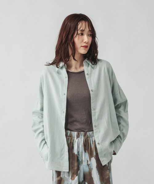 GLOBAL WORK（グローバルワーク）の「フレンチリネンシャツ長袖/601244（シャツ/ブラウス・レディース・ホワイト系その他/ブラウン/ピンク系5/オフホワイト/サックスブルー/ピンク/ネイビー/サックスブルー系3/ミント/イエロー・LONG/REGULAR）」の5枚目の写真