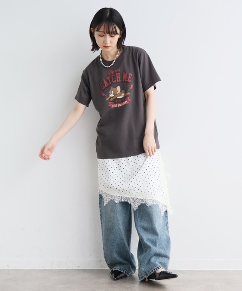 Tom&Jerry(トムアンドジェリー)の「【Tom & Jerry/トム & ジェリー】アートワークデザイン カレッジロゴ 半袖クルーネックTシャツ(Tシャツ/カットソー・レディース・イエロー/オートミール/ネイビー/スミクロ・L/M)」の9枚目の写真