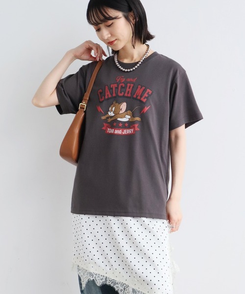 Tom&Jerry(トムアンドジェリー)の「【Tom & Jerry/トム & ジェリー】アートワークデザイン カレッジロゴ 半袖クルーネックTシャツ(Tシャツ/カットソー・レディース・イエロー/オートミール/ネイビー/スミクロ・L/M)」の8枚目の写真