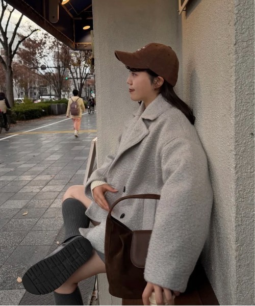 lawgy(ラウジー)の「point collar double button cocoon midi coat / ポイントカラーダブルコクーンミディコート(その他アウター・レディース・ピンク系/ライトグレー/ホワイト・FREE)」の15枚目の写真