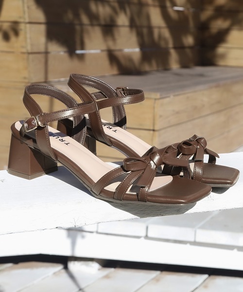 TRUDEA(トルディア)の「リボンストラップサンダル(サンダル・レディース・ブラウン/アイボリー/ブラック・SMALL/MEDIUM/LARGE)」の4枚目の写真