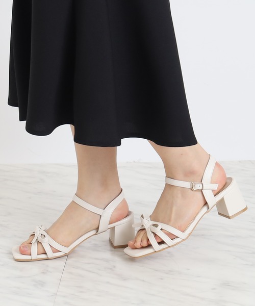 TRUDEA(トルディア)の「リボンストラップサンダル(サンダル・レディース・ブラウン/アイボリー/ブラック・SMALL/MEDIUM/LARGE)」の6枚目の写真