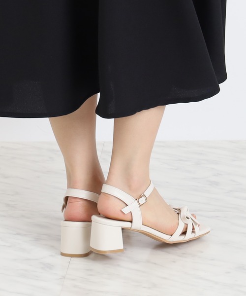 TRUDEA(トルディア)の「リボンストラップサンダル(サンダル・レディース・ブラウン/アイボリー/ブラック・SMALL/MEDIUM/LARGE)」の7枚目の写真