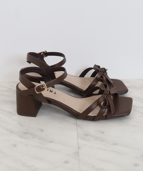 TRUDEA(トルディア)の「リボンストラップサンダル(サンダル・レディース・ブラウン/アイボリー/ブラック・SMALL/MEDIUM/LARGE)」の13枚目の写真