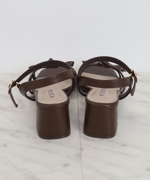 TRUDEA(トルディア)の「リボンストラップサンダル(サンダル・レディース・ブラウン/アイボリー/ブラック・SMALL/MEDIUM/LARGE)」の14枚目の写真