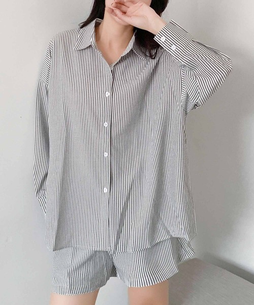 LOWO(ロワ)の「セットアップ ストライプ オーバーサイズ シャツ ショートパンツ ウエストゴム 上下セット(セットアップ・レディース・イエロー/ブラック/ブルー・FREE)」の4枚目の写真